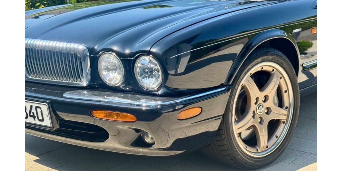 Jaguar Daimler 125.670 km 22.750 &euro; Löhne 32584