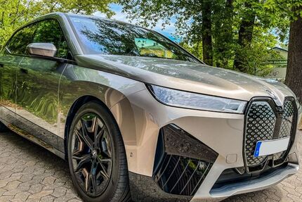 BMW iX 26.500 km 54.499 € Büchenbach 91186