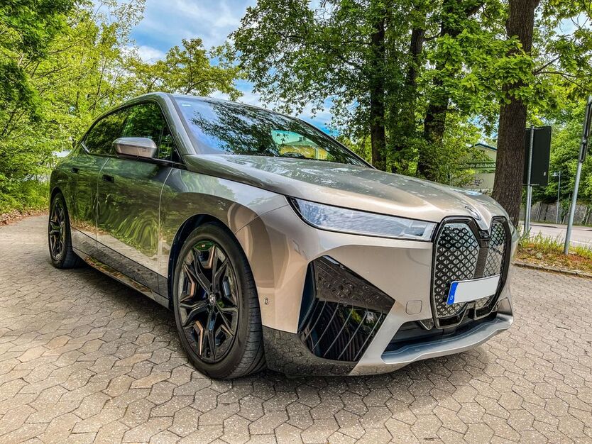 BMW iX 26.500 km 54.499 € Büchenbach 91186