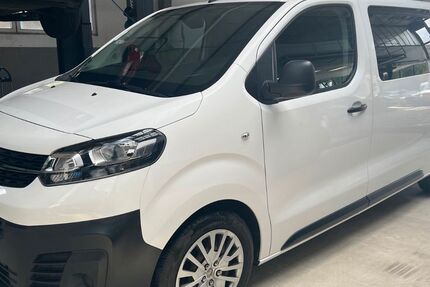 Opel Vivaro 59.300 km 18.600 &euro; Bremen 28217