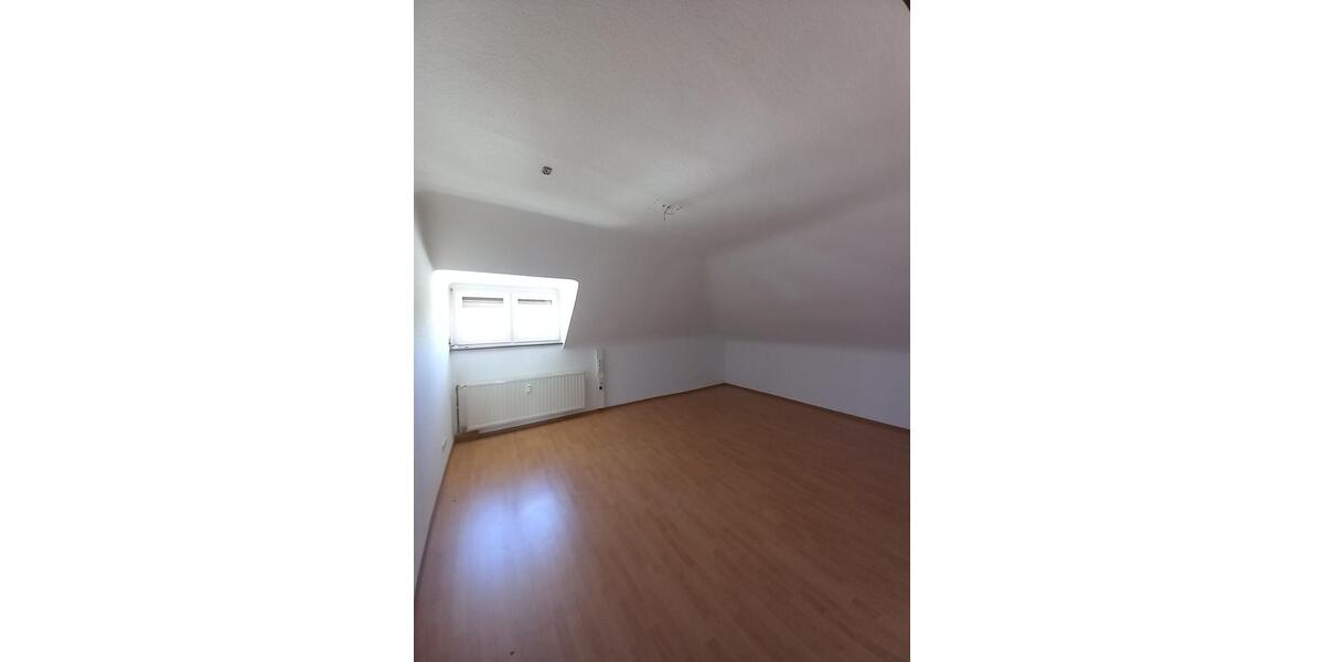 Dachgeschoßwohnung Saarbrücken West - 3 Zimmer, 50 m&sup2;, 450&euro; | Angebot:25619835