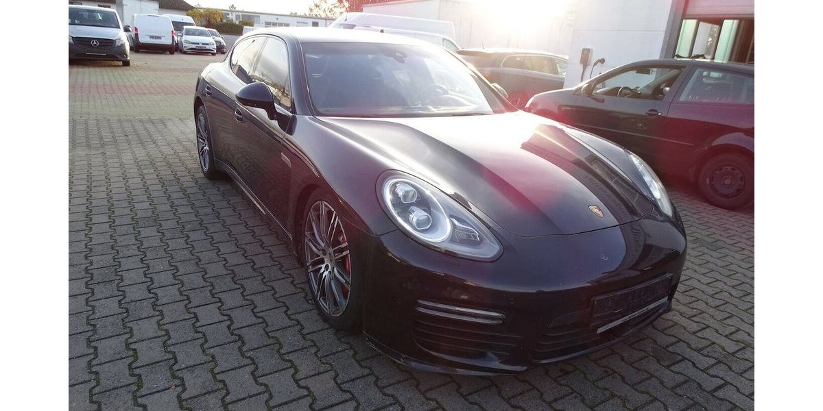 Porsche Panamera 4 GTS Bi-Xenon, Klappe, Luft, PDK, Chrono 184.608 km 26.890 &euro; Rodgau 63110