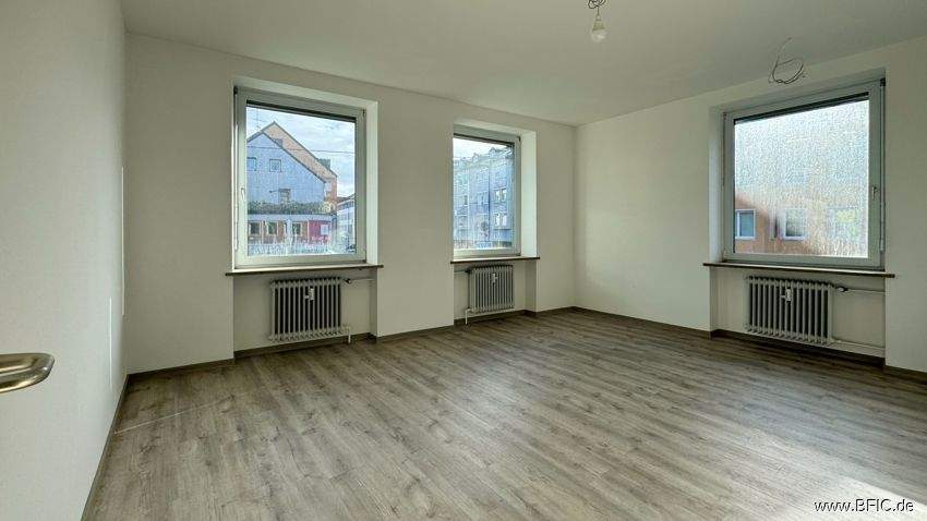 Gewerbeobjekt Fürstenfeldbruck - 9 Zimmer, 228 m&sup2;, 3.420&euro; | Angebot:25699499