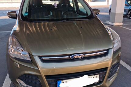 Ford Kuga 146.300 km 9.000 &euro; Nürnberg 90441