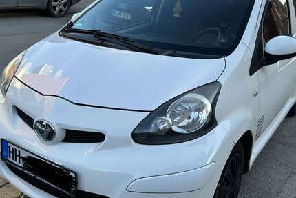 Toyota Aygo 121.392 km 2.200 &euro; Hamburg 22337