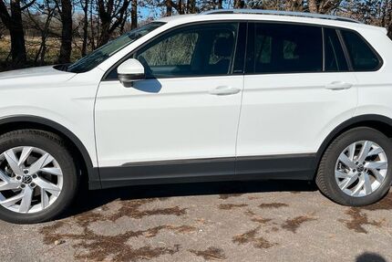 VW Tiguan 73.000 km 22.999 &euro; Westoverledingen 26810