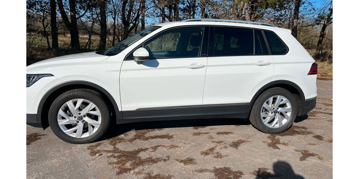 VW Tiguan 73.000 km 22.999 &euro; Westoverledingen 26810