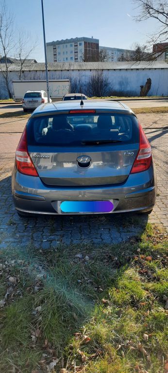 i30