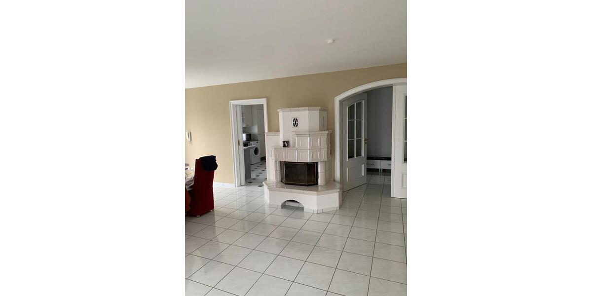 Dachgeschoßwohnung Bruchsal - 3.5 Zimmer, 117 m&sup2;, 1.250&euro; | Angebot:24984090