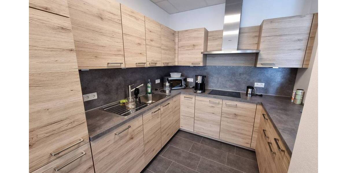 Gewerbeobjekt Meschede - 1 Zimmer, 178 m&sup2;, 1.246&euro; | Angebot:25749571