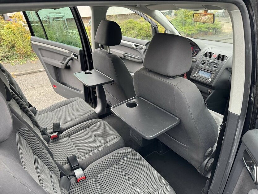 VW Touran 1.6 FSI Highline 7 Sitze SR+WR eGSD DSG ? 213.000 km 1.300 € Erftstadt 50374