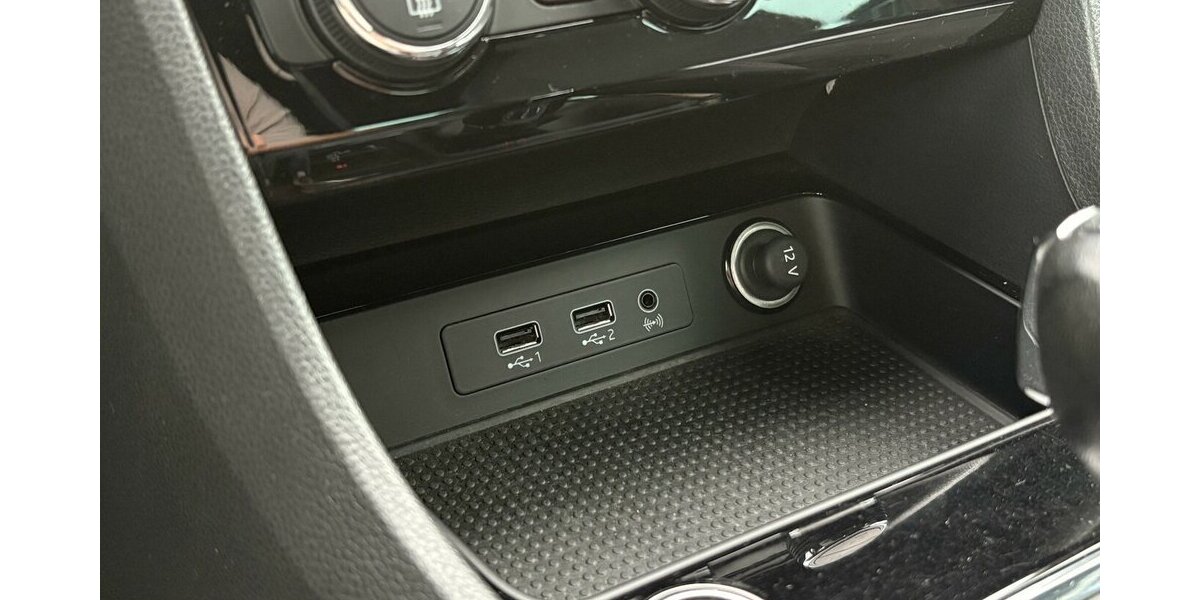 Seat Ateca FR KAMERA/NAVI/CARPLAY/KEYLESS/SHZ/AHK/DSG 113.916 km 16.900 &euro; Villingen-Schwenningen 78054