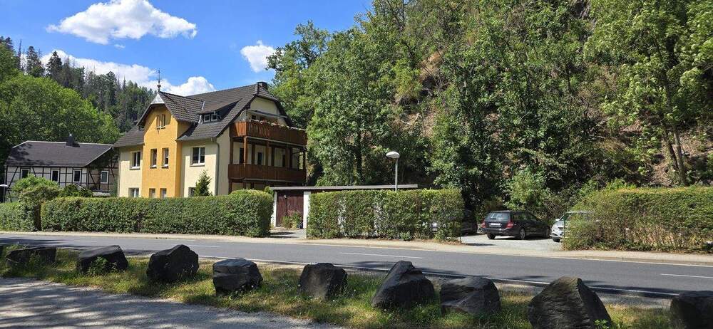 Investieren mit Weitblick - Solides Mehrfamilienhaus in idyllischer Lage von Leutenberg 1 zimmer