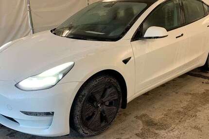 Tesla Model 3 30.000 km 30.940 &euro; Herges-Hallenberg 98587