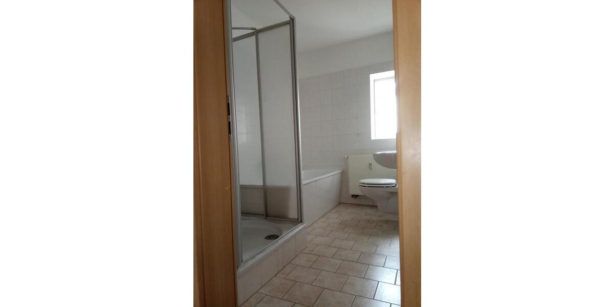 Hochparterre Stollberg (Erzgebirge) - 3 Zimmer, 82 m&sup2;, 476&euro; | Angebot:26122957