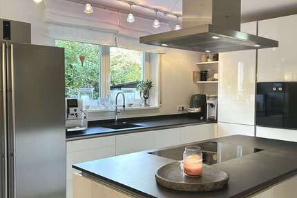 Haus zum Kaufen in VaterstettenBaldham 1.580.000 € 236 m² 8 zimmer