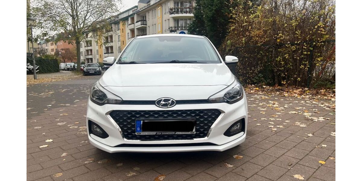 Hyundai i20 53.000 km 11.790 &euro; Berlin 12169