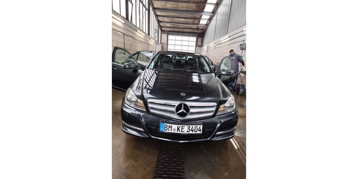 Mercedes-Benz C 250 113.000 km 10.500 &euro; koln 50679