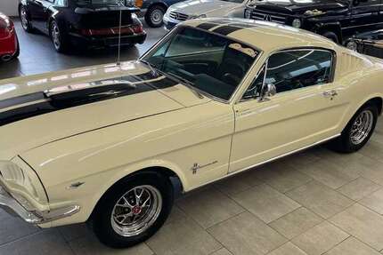 Ford Mustang 9.999 km 64.900 &euro; Wüstenrot 71543