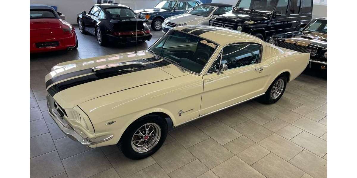 Ford Mustang 9.999 km 64.900 &euro; Wüstenrot 71543