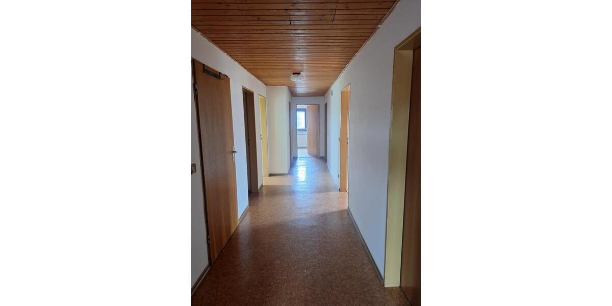 Etagenwohnung Wenzenbach - 4 Zimmer, 125 m&sup2;, 1.300&euro; | Angebot:25944313