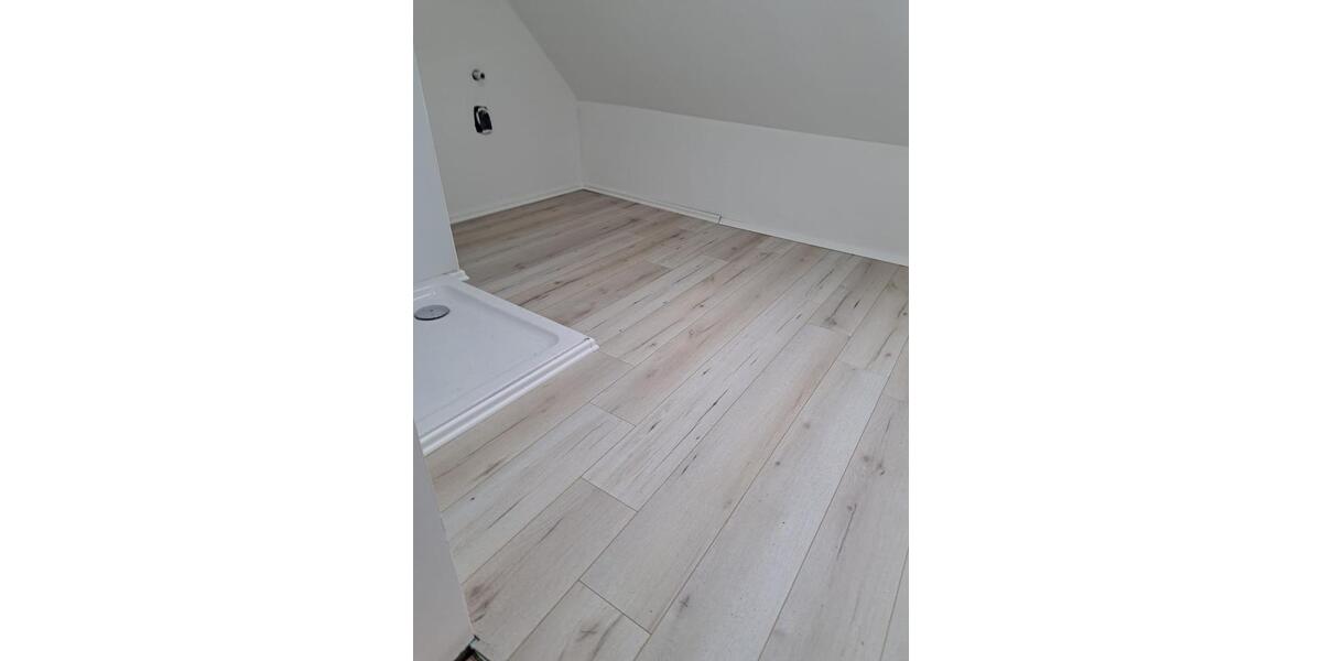 Dachgeschoßwohnung Bad Königshofen im Grabfeld - 4 Zimmer, 80 m&sup2;, 650&euro; | Angebot:24627924