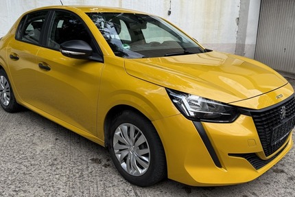 Peugeot 208 1.2 Klima 1. Hand Like 156.600 km 6.500 &euro; Berlin 10247