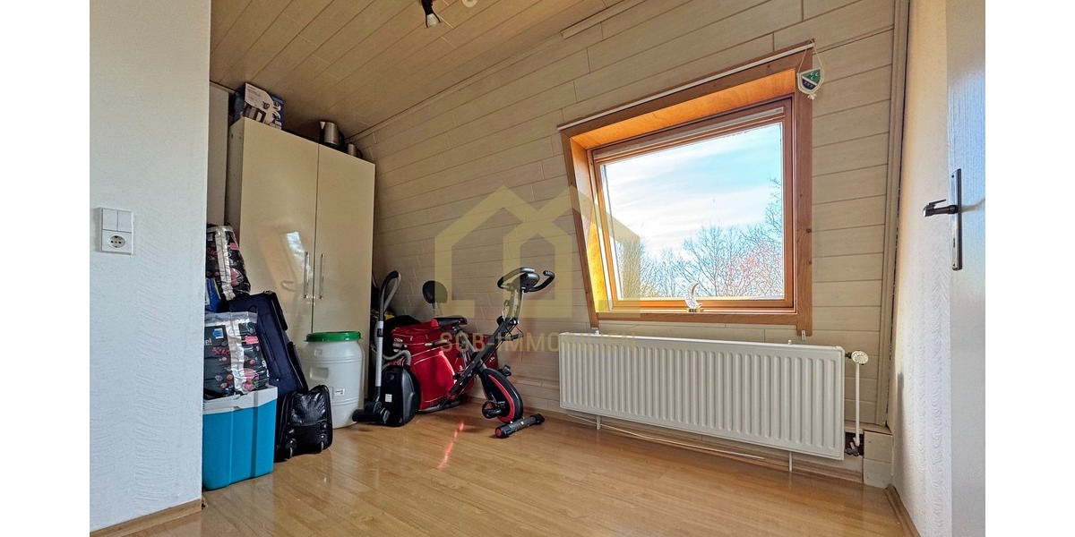 Achim: 5-Zimmer-Reihenhaus mit Garten, EBK & ausgebautem Dachgeschoss + Garage - Reihenmittelhaus Achim | Angebot:26635096