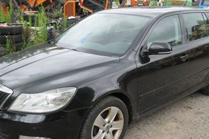 Skoda Octavia 294.000 km 2.650 &euro; Eisfeld 98673