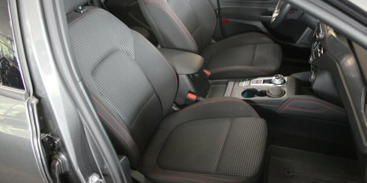 Ford Focus 1.5 EcoBoost Aut. St-Line 51.050 km 17.980 &euro; Euskirchen 53881
