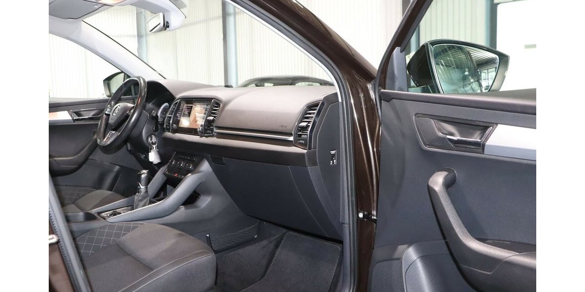 Skoda Karoq 1.5 TSI AMBITION / NAVI+APPLE+ANDROID+DAB 90.000 km 15.777 &euro; Hamm 59077