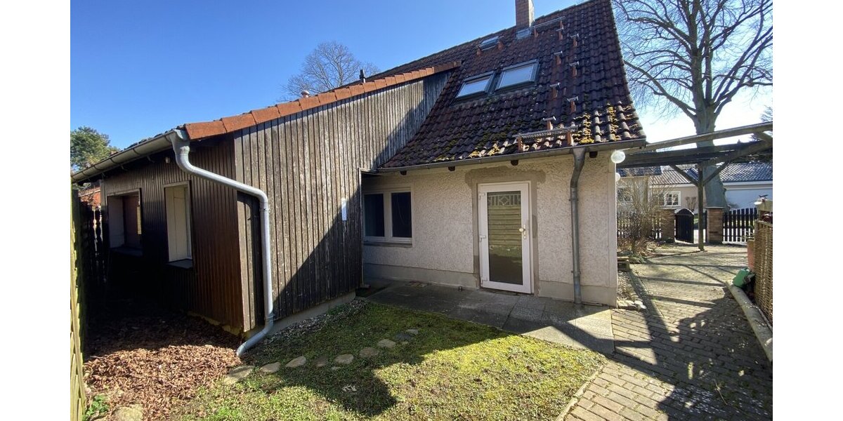sanierungsbedürftiges Haus mit Garage und Nebengebäude günstig zu verkaufen - Einfamilienhaus Wittstock Sewekow | Angebot:25963874