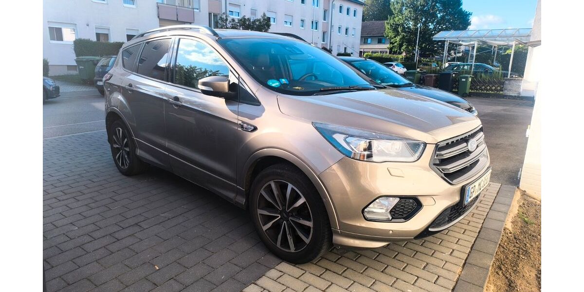 Ford Kuga 103.000 km 15.000 &euro; Öhringen 74613
