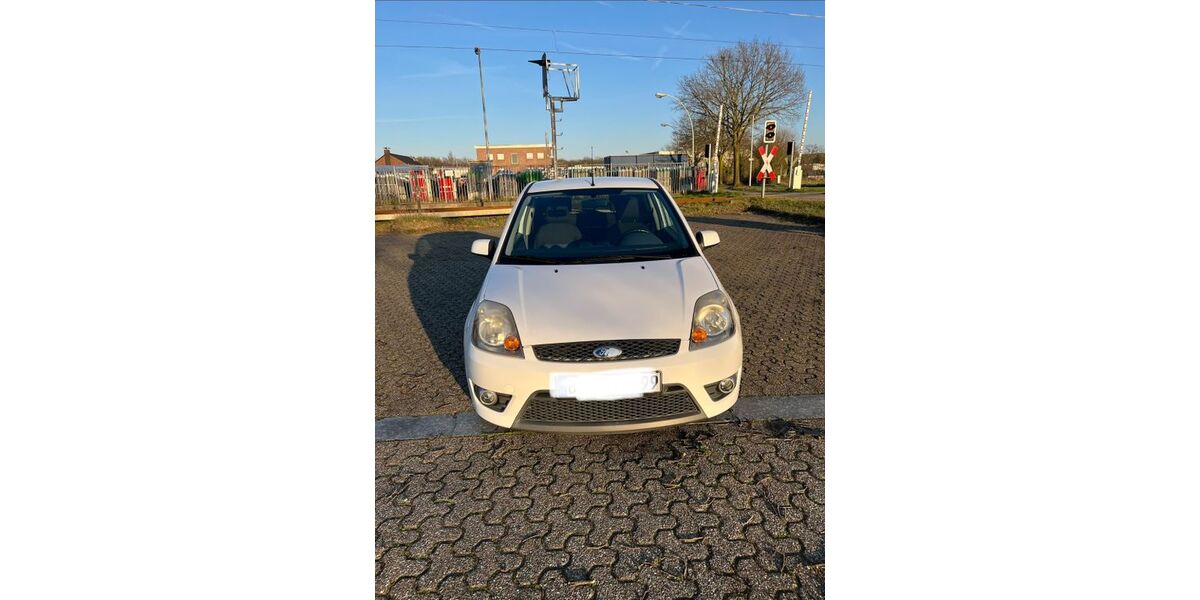 Ford Fiesta 146.600 km 2.600 &euro; Bocholt 46397
