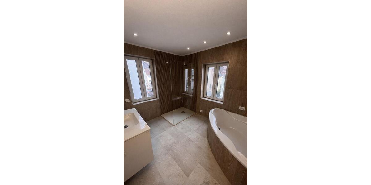 Etagenwohnung Freudenstadt - 3 Zimmer, 257 m&sup2;, 260.000&euro; | Angebot:26283718