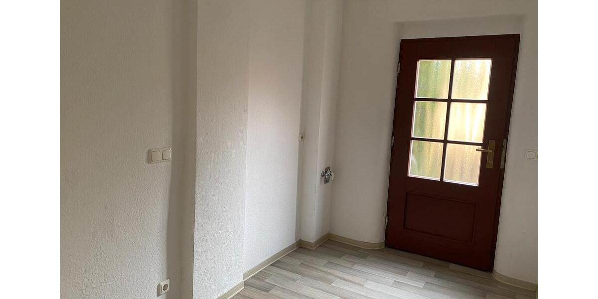 Etagenwohnung Lauta - 1 Zimmer, 42 m&sup2;, 255&euro; | Angebot:26479901