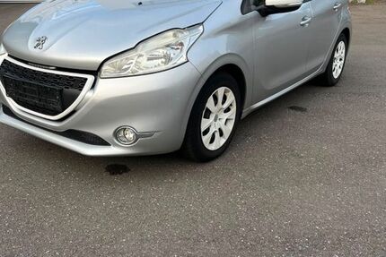 Peugeot 208 107.215 km 4.790 &euro; Friedrichsthal 66299