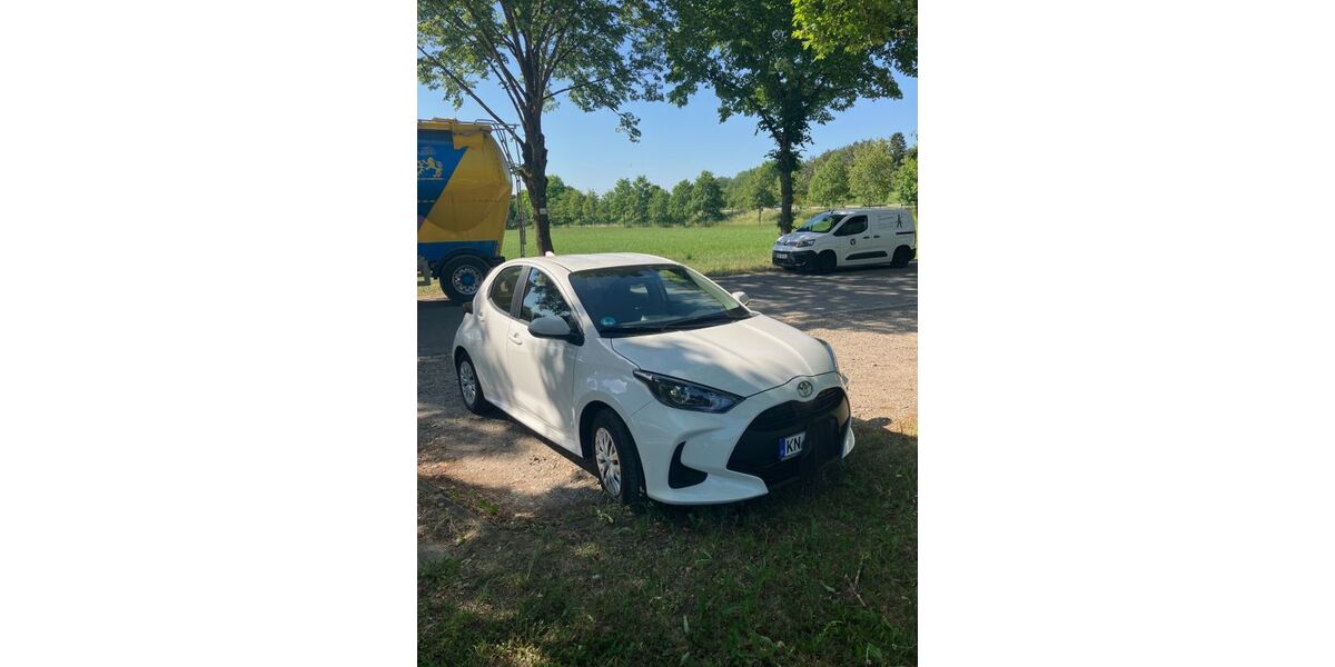 Toyota Yaris 5.200 km 21.000 &euro; Mühlhausen - Ehingen 78259
