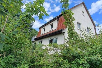 Haus mit großem Garten und Scheune in Lustnau