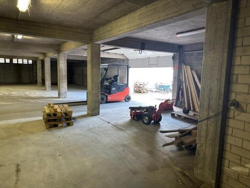 Lagerfläche, ebenerdig 610qm zimmer