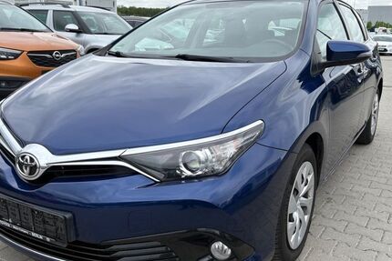 Toyota Auris 141.550 km 11.000 &euro; Wildau 15745