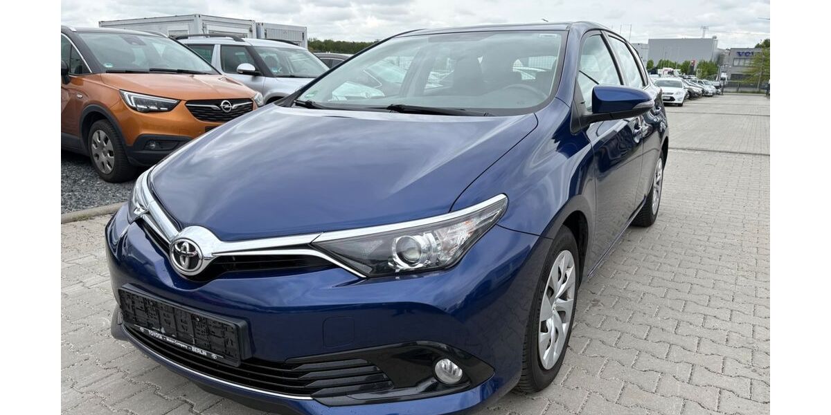 Toyota Auris 141.550 km 11.000 &euro; Wildau 15745