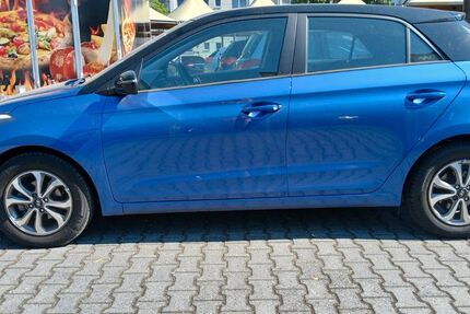 Hyundai i20 28.800 km 11.550 &euro; Rüsselsheim 65428