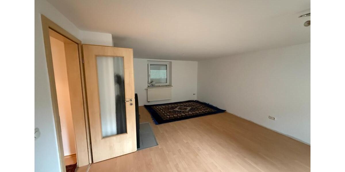 Einfamilienhaus Pfeffenhausen - 7 Zimmer, 244 m&sup2;, 2.000&euro; | Angebot:25300781