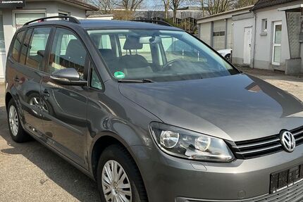 VW Touran 162.000 km 5.900 &euro; Varel 26316