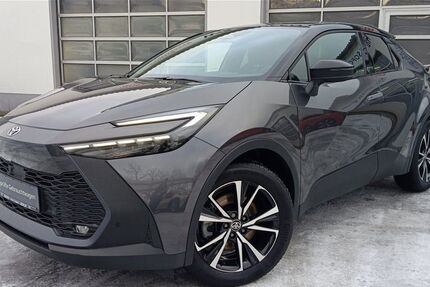 Toyota C-HR 8.050 km 33.900 &euro; Berlin 13403