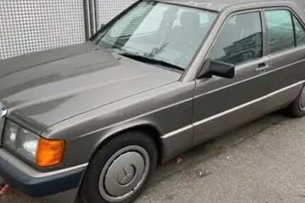 Mercedes-Benz 190 136.000 km 3.800 &euro; Stuttgart 70173