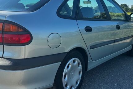Renault Laguna 220.580 km 1.200 &euro; Rheinhausen 79365