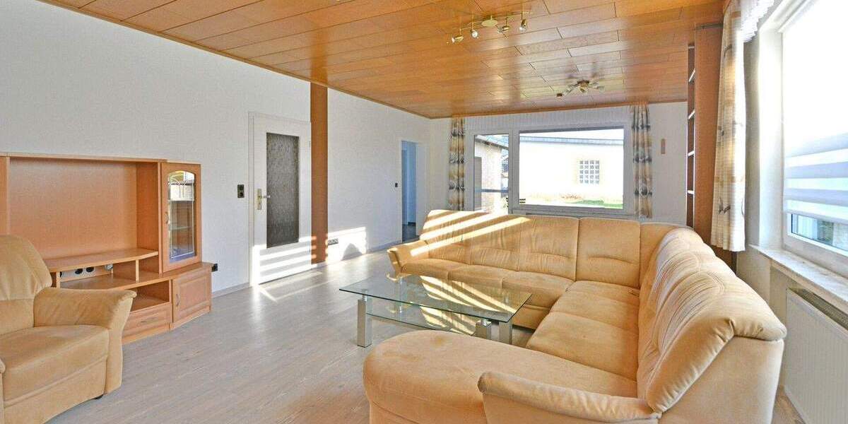 Mehrfamilienhaus, Wohnhaus Hofgeismar / Hombressen Hombressen - 9 Zimmer, 245 m&sup2;, 330.000&euro; | Angebot:25735154