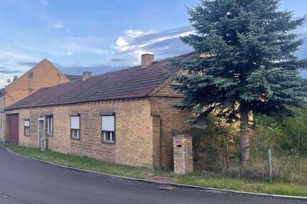 Haus zum Kaufen in Zahna 50.000 € 200 m² 6 zimmer